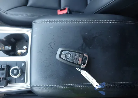 2024 Ford Explorer Xlt z USA, uszkodzony, nr VIN 1FMSK8DH3RGA79861